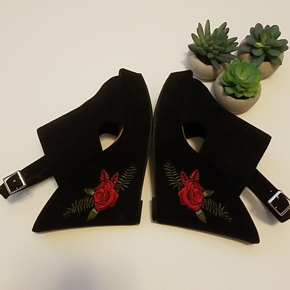 Chinese Laundry Shoes - Black Rose Embroidered Cutout Strappy Wedges by CL
